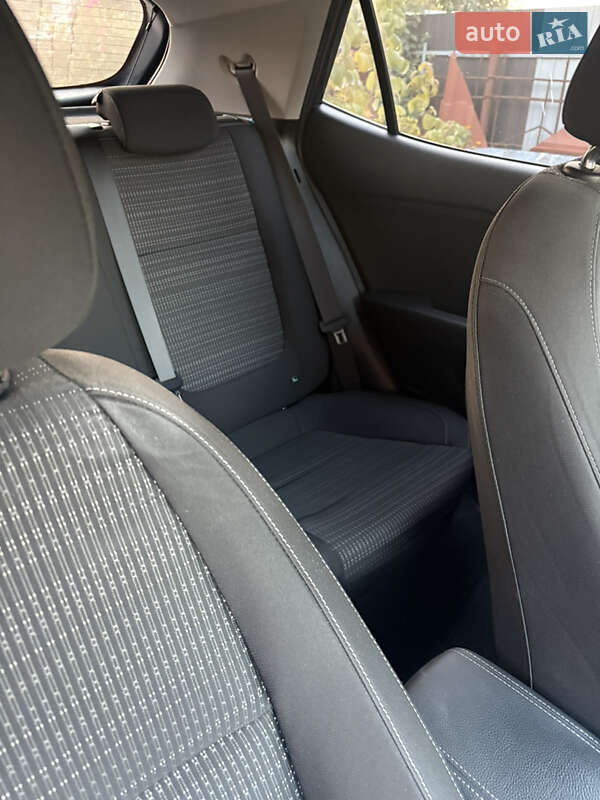 Позашляховик / Кросовер Kia Stonic 2020 в Дніпрі фото 7 Позашляховик / Кросовер Kia Stonic 2020 в Дніпрі