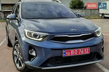 Внедорожник / Кроссовер Kia Stonic 2018 в Киеве