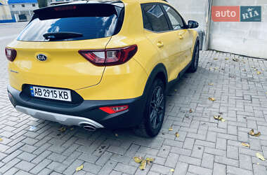 Позашляховик / Кросовер Kia Stonic 2017 в  фото 10 Позашляховик / Кросовер Kia Stonic 2017 в