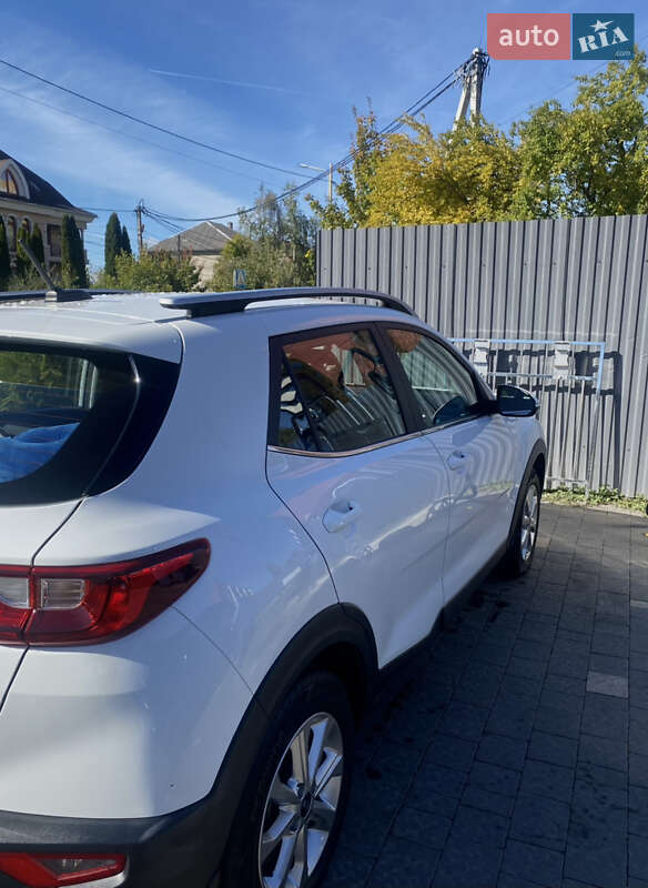 Внедорожник / Кроссовер Kia Stonic 2020 в Ужгороде фото 12 Внедорожник / Кроссовер Kia Stonic 2020 в Ужгороде