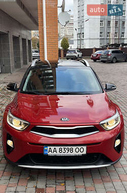 Внедорожник / Кроссовер Kia Stonic 2019 в 