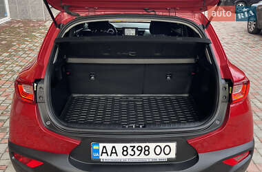 Внедорожник / Кроссовер Kia Stonic 2019 в 