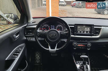 Внедорожник / Кроссовер Kia Stonic 2019 в 