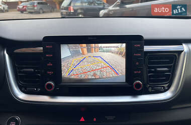 Внедорожник / Кроссовер Kia Stonic 2019 в 