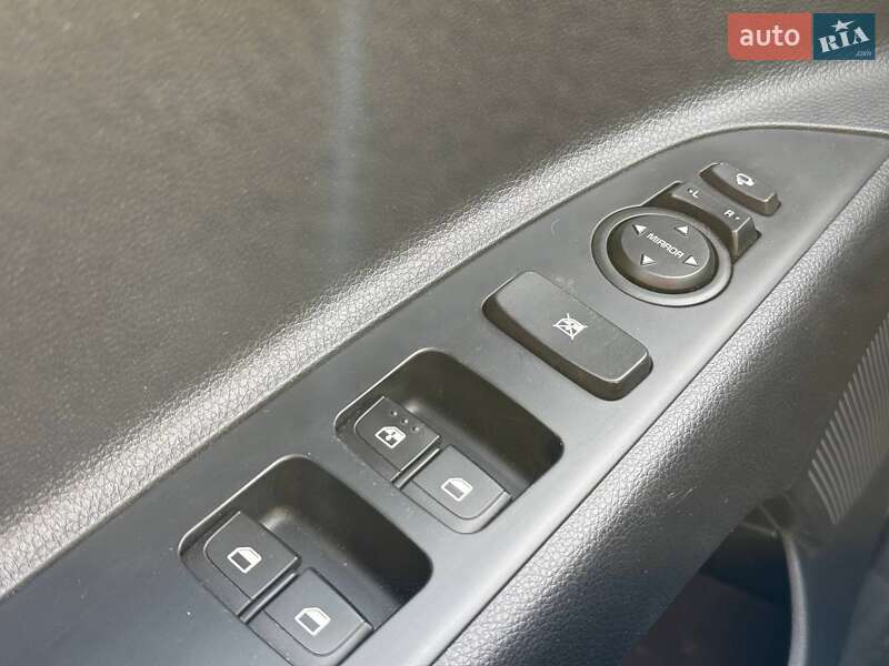 Позашляховик / Кросовер Kia Stonic 2020 в Одесі