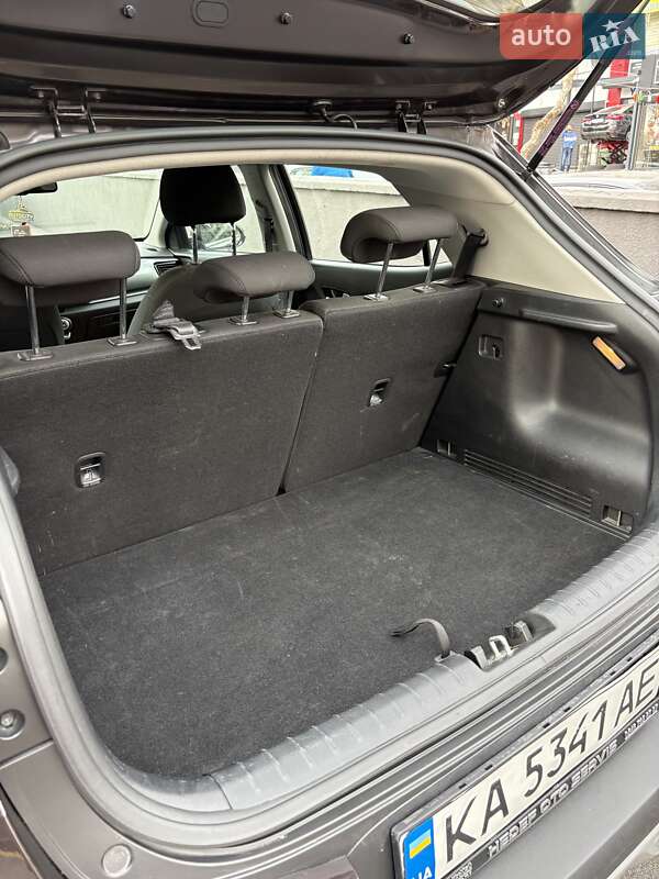 Внедорожник / Кроссовер Kia Stonic 2019 в Киеве