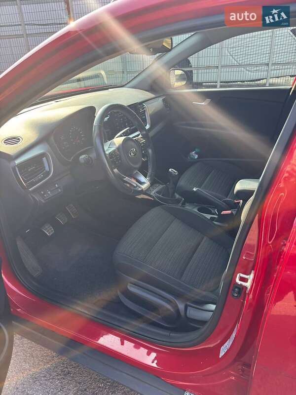 Внедорожник / Кроссовер Kia Stonic 2018 в Одессе