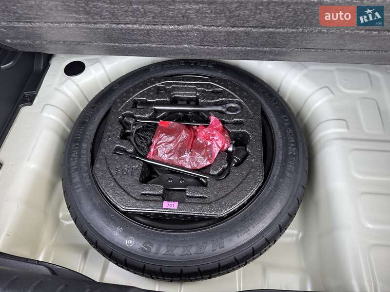 Позашляховик / Кросовер Kia Stonic 2022 в Києві