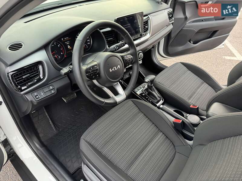 Позашляховик / Кросовер Kia Stonic 2022 в Києві