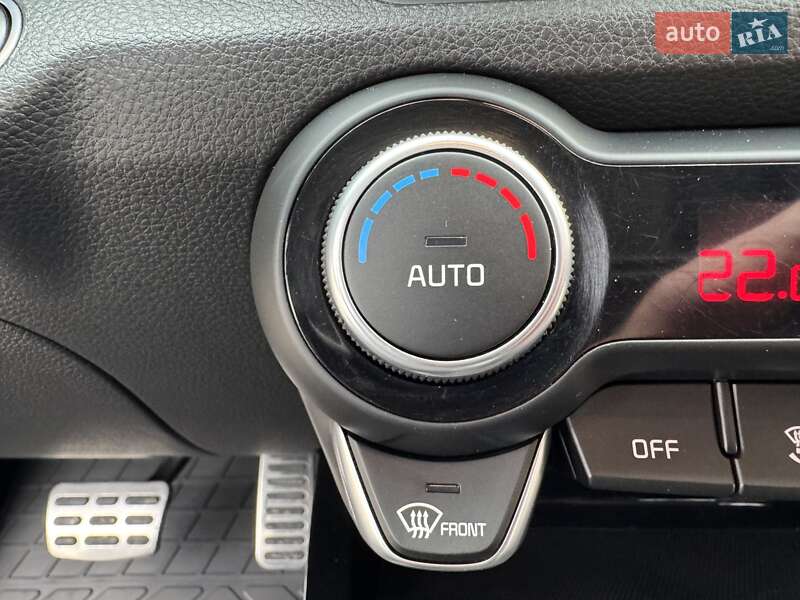 Позашляховик / Кросовер Kia Stonic 2022 в Києві