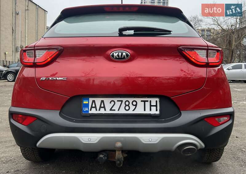 Внедорожник / Кроссовер Kia Stonic 2018 в Киеве