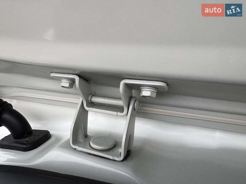 Внедорожник / Кроссовер Kia Stonic 2022 в Киеве