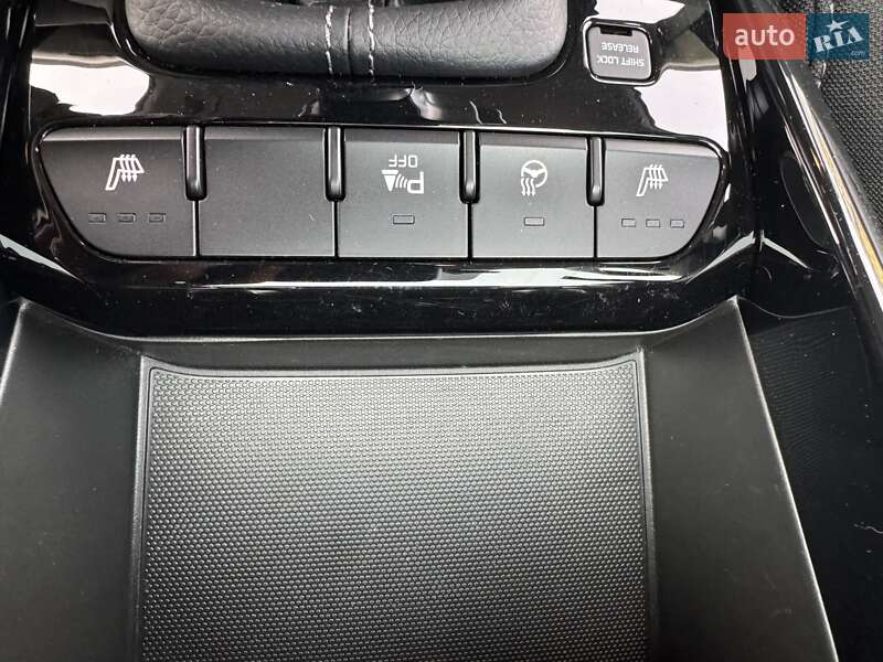 Внедорожник / Кроссовер Kia Stonic 2022 в Киеве