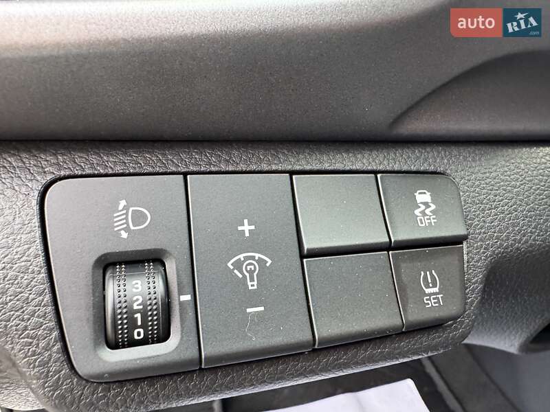 Внедорожник / Кроссовер Kia Stonic 2022 в Киеве