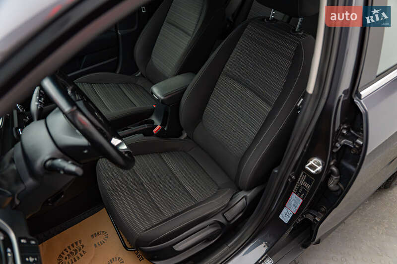 Внедорожник / Кроссовер Kia Stonic 2019 в Киеве