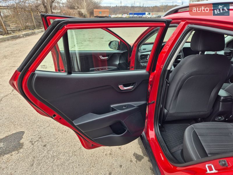 Внедорожник / Кроссовер Kia Stonic 2020 в Запорожье