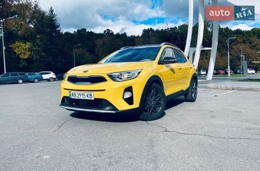 Внедорожник / Кроссовер Kia Stonic 2017 в Виннице