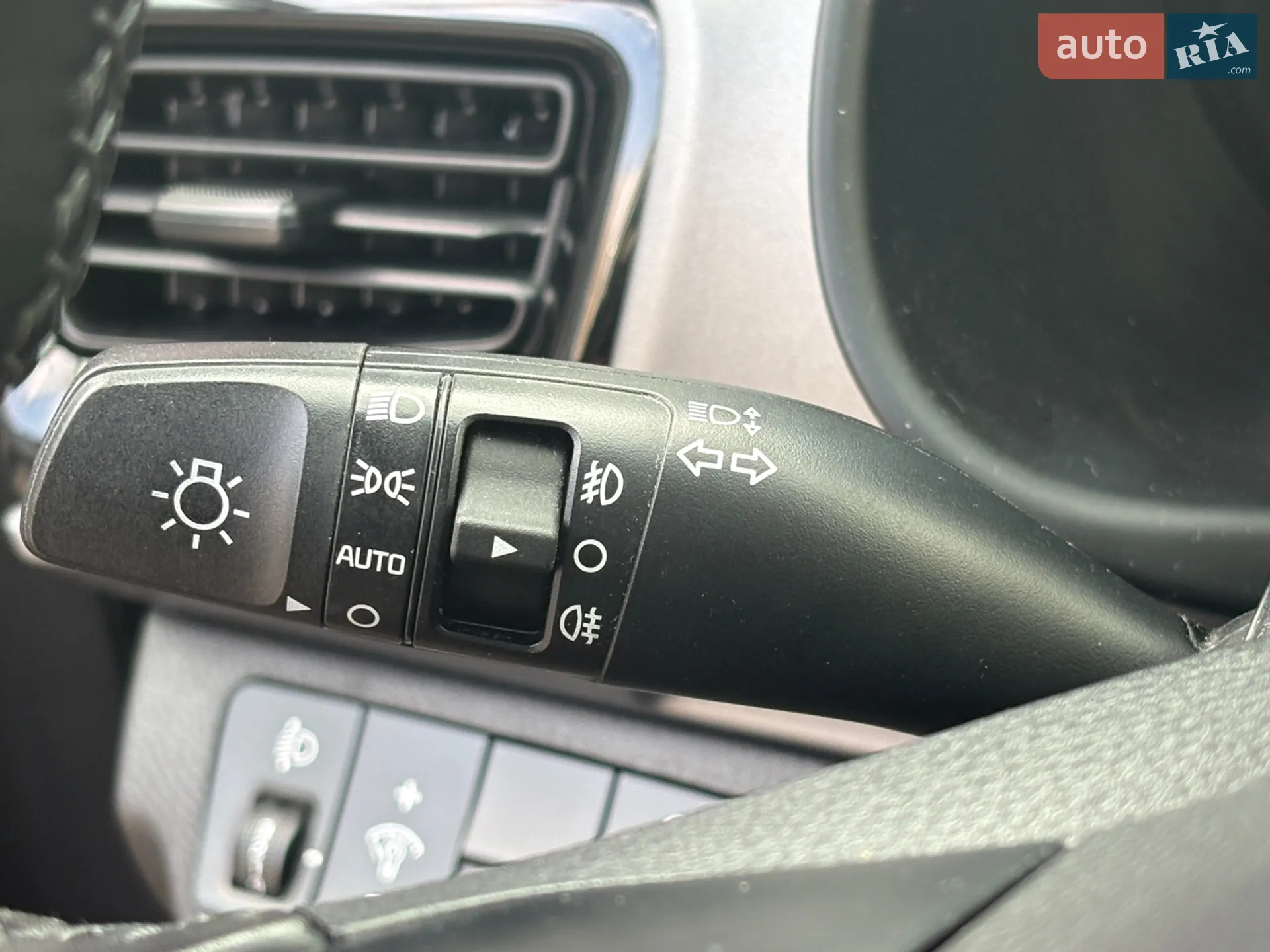 2018 Kia Stonic - мініатюра 19