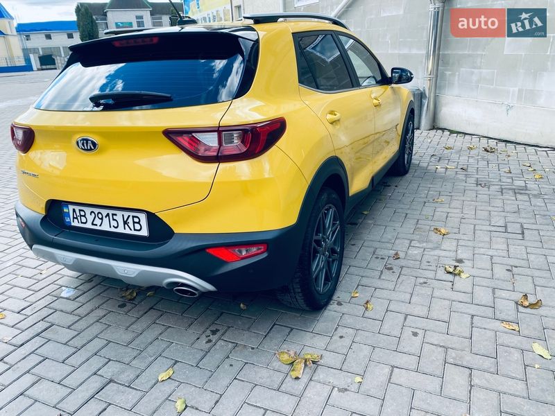 Внедорожник / Кроссовер Kia Stonic 2017 в Виннице