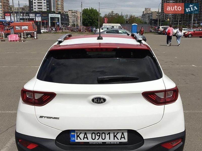 Внедорожник / Кроссовер Kia Stonic 2021 в Киеве