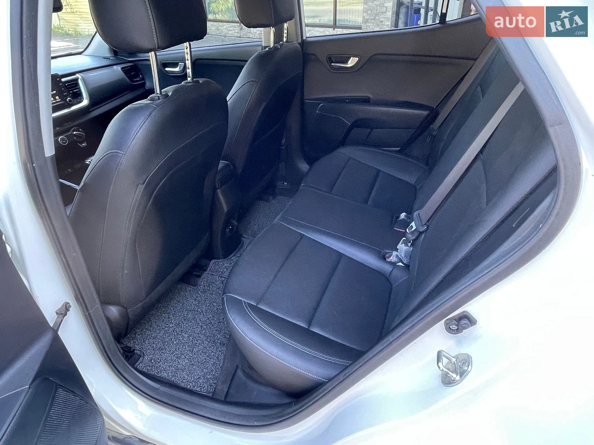 2017 Kia Stonic - мініатюра 16