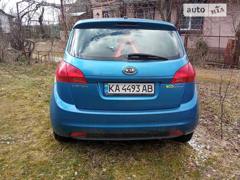 Хэтчбек Kia Venga 2010 в Киеве