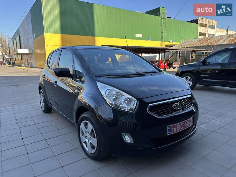 Микровэн Kia Venga 2013 в 