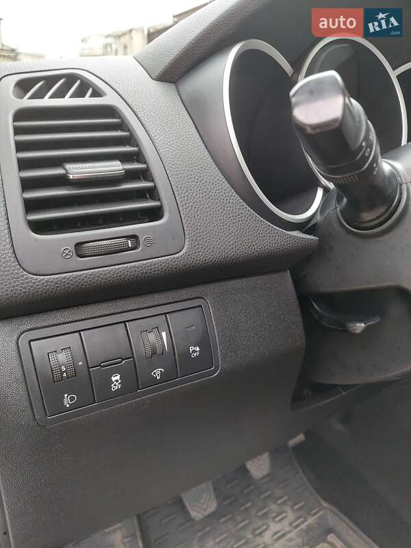 Микровэн Kia Venga 2010 в Сумах