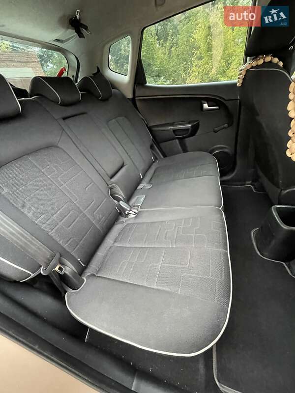 Мікровен Kia Venga 2010 в Чернігові