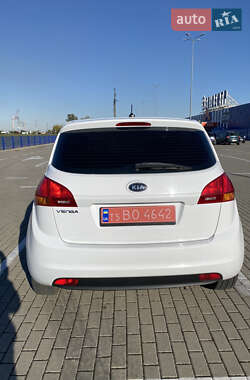 Микровэн Kia Venga 2010 в 