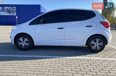 Микровэн Kia Venga 2010 в 