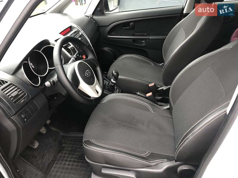 Микровэн Kia Venga 2012 в Львове