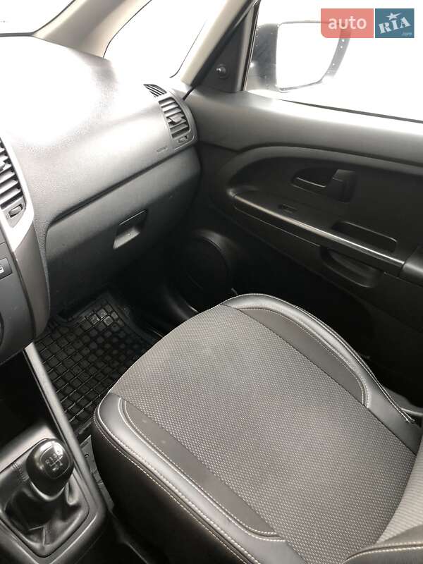 Микровэн Kia Venga 2012 в Львове