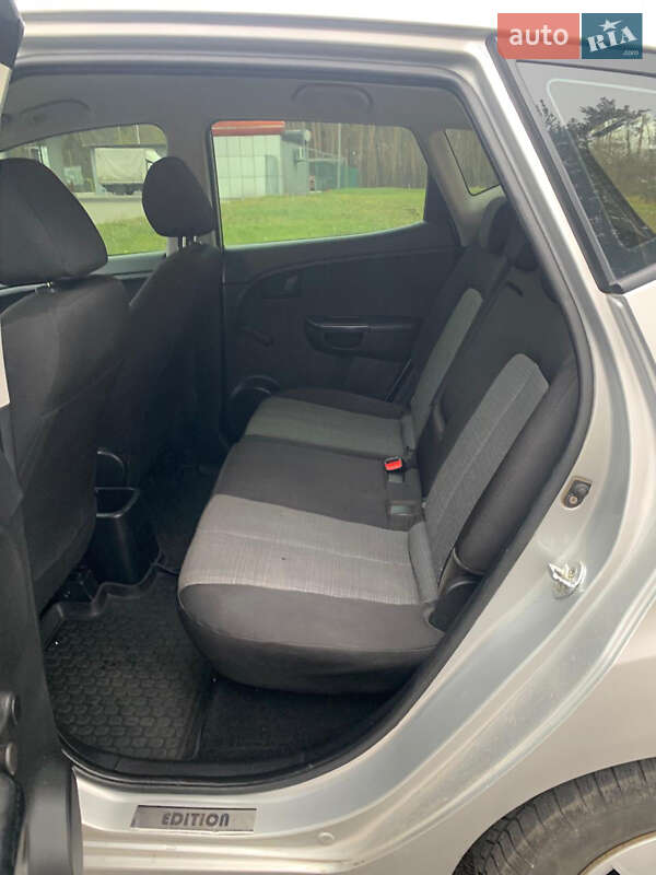 Микровэн Kia Venga 2012 в Харькове фото 14 Микровэн Kia Venga 2012 в Харькове