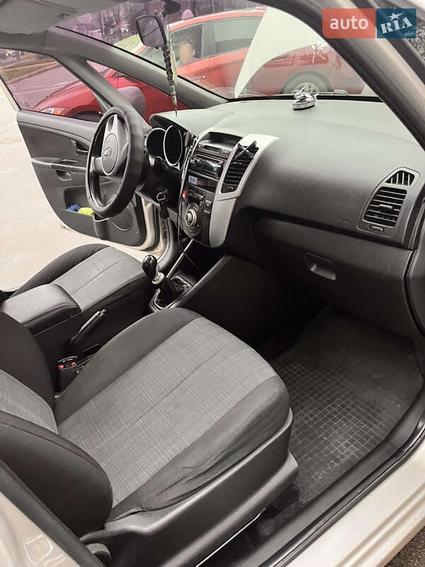 Микровэн Kia Venga 2011 в Борисполе