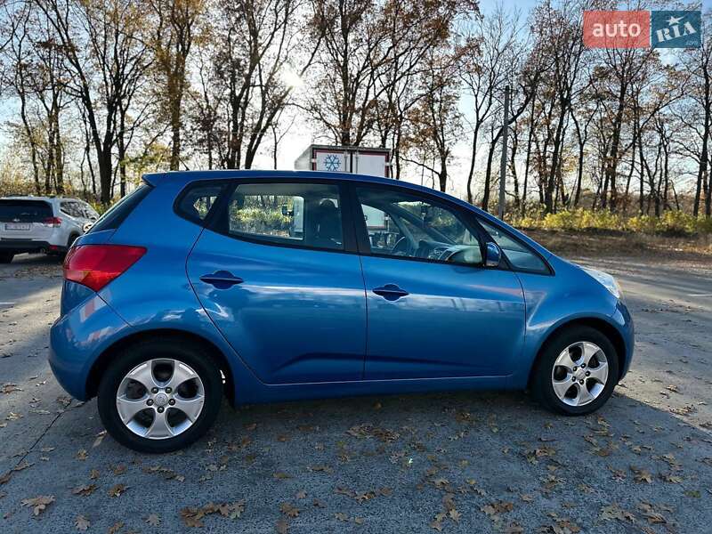 Микровэн Kia Venga 2010 в Киеве