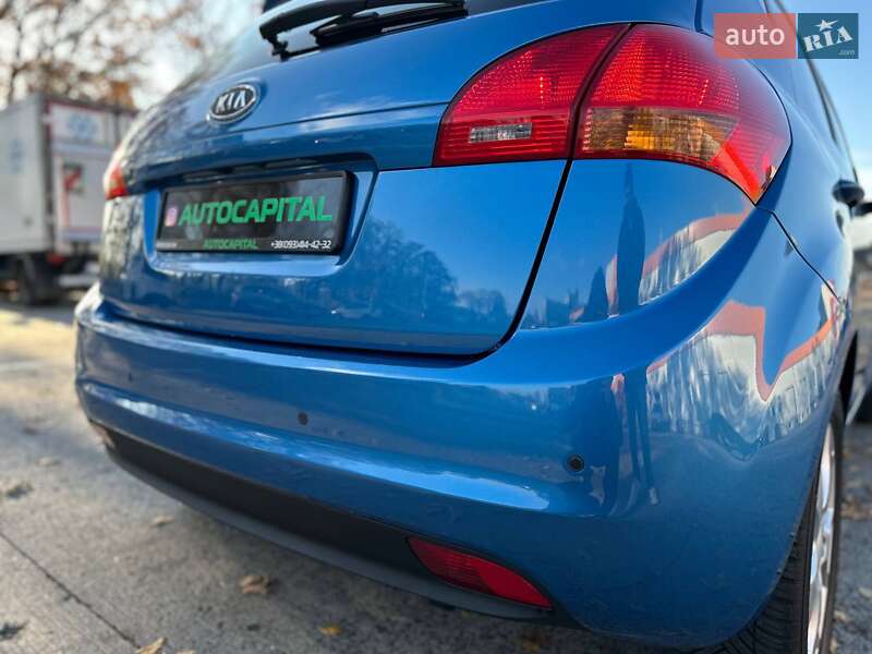 Микровэн Kia Venga 2010 в Киеве