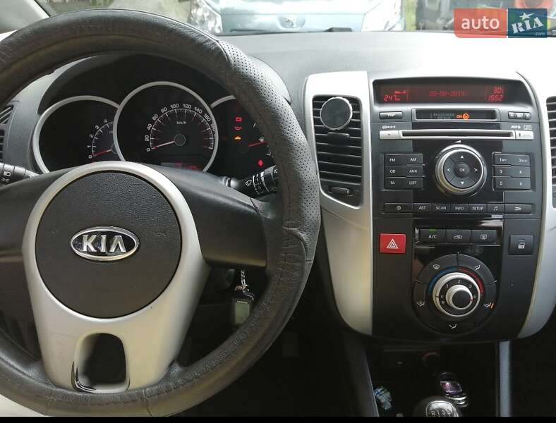 Мікровен Kia Venga 2012 в Львові