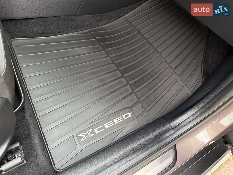 Хэтчбек Kia XCeed 2020 в Киеве