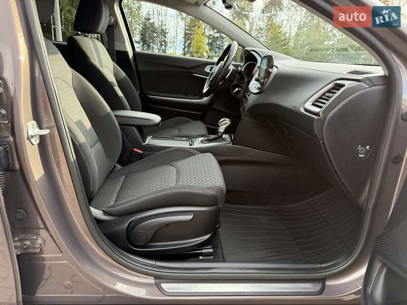 Хэтчбек Kia XCeed 2020 в Киеве