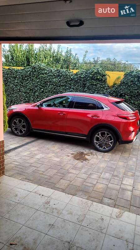 Хэтчбек Kia XCeed 2020 в Раздельной