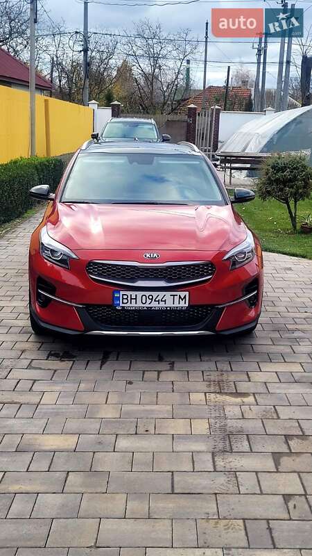 Хэтчбек Kia XCeed 2020 в Раздельной