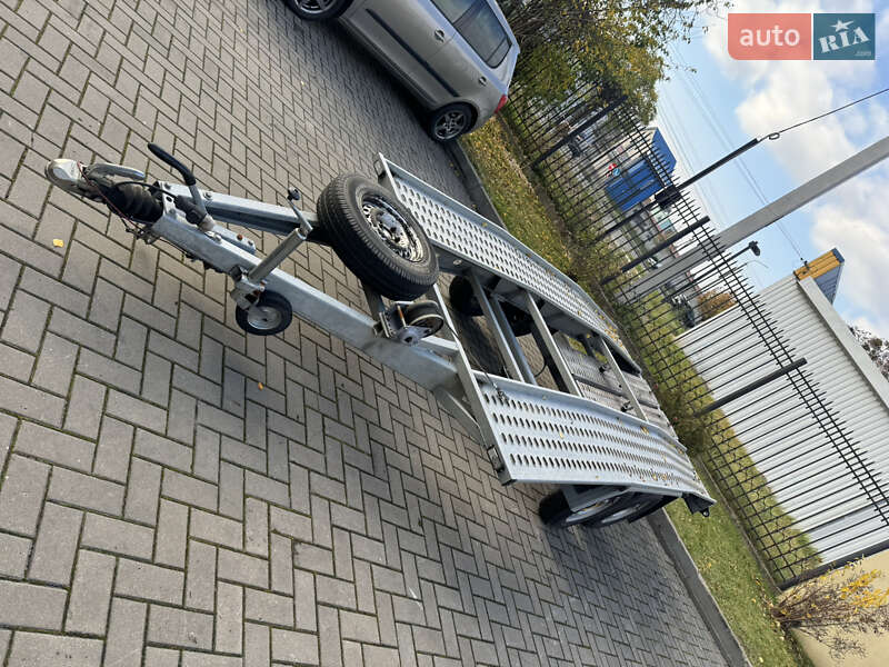 Лафет Knott 95А 2012 в Луцке