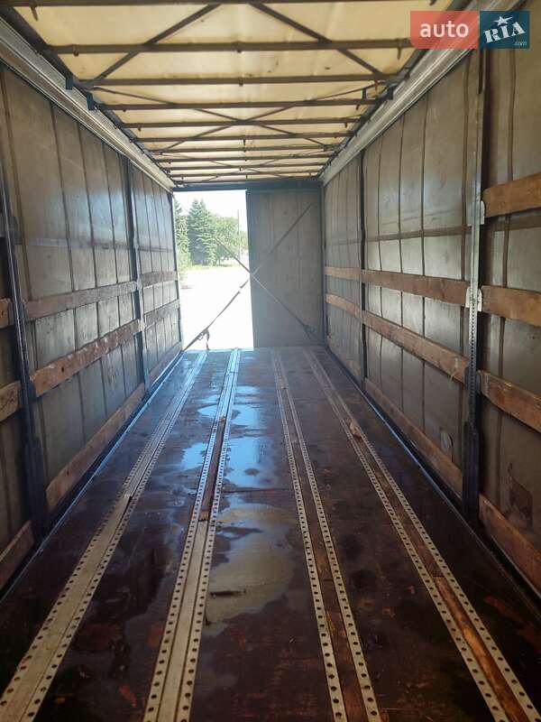 Тентованный борт (штора) - полуприцеп Kogel SN 24 2009 в Кременце