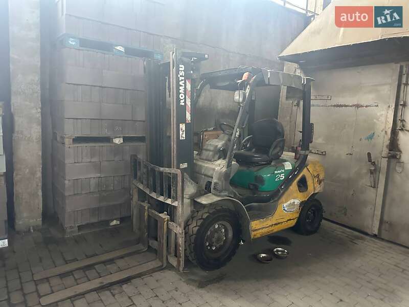 Фронтальный погрузчик Komatsu FD 2009 в Днепре