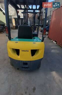Вилочный погрузчик Komatsu FG 2003 в 