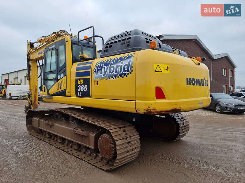 Гусеничный экскаватор Komatsu HD 2018 в 