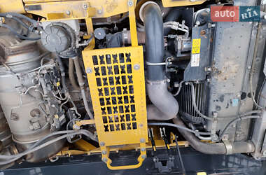 Гусеничный экскаватор Komatsu HD 2018 в 