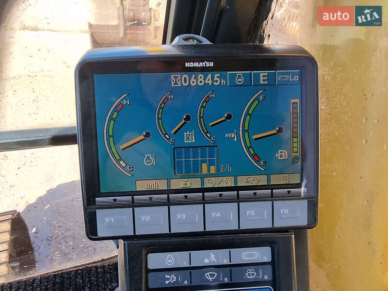 Гусеничный экскаватор Komatsu PC 210 2015 в Одессе