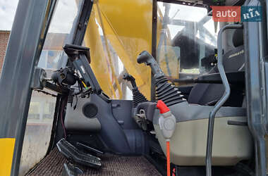 Гусеничный экскаватор Komatsu PC 210 2015 в 